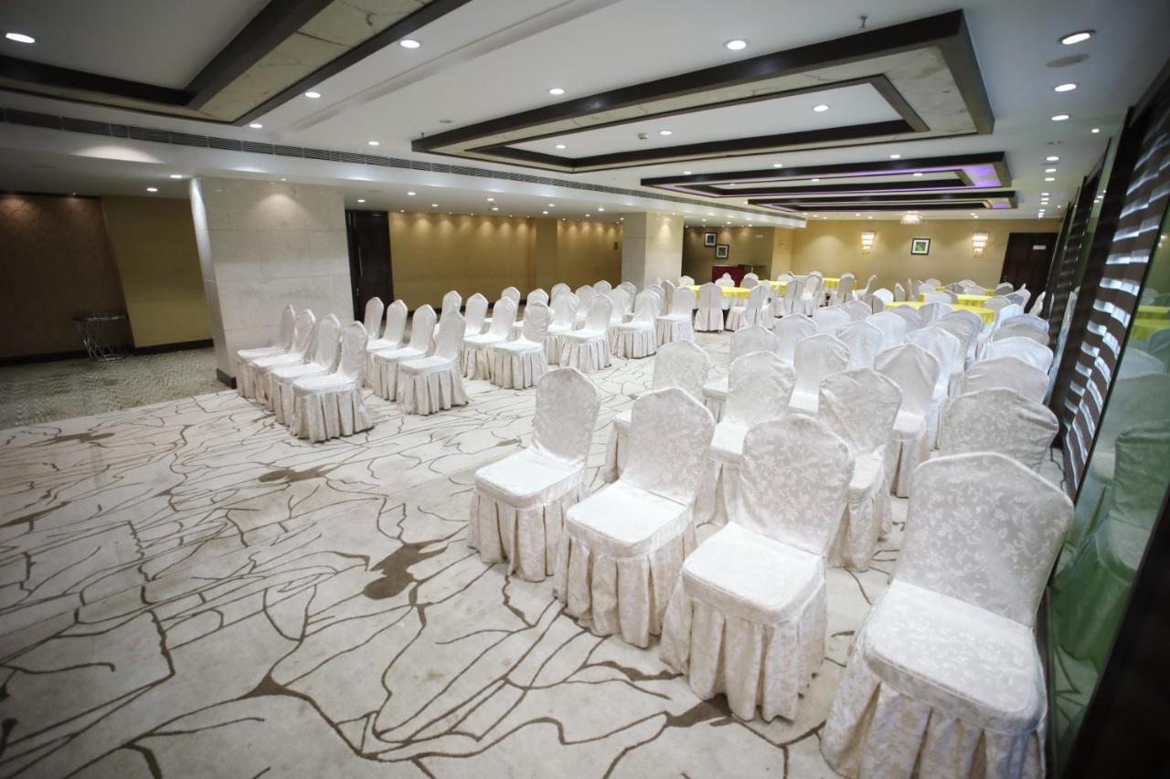 The Byke Suraj Plaza Pure Veg, Thane Εξωτερικό φωτογραφία