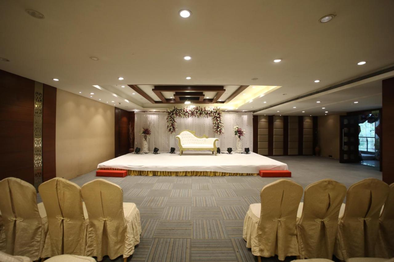 The Byke Suraj Plaza Pure Veg, Thane Εξωτερικό φωτογραφία