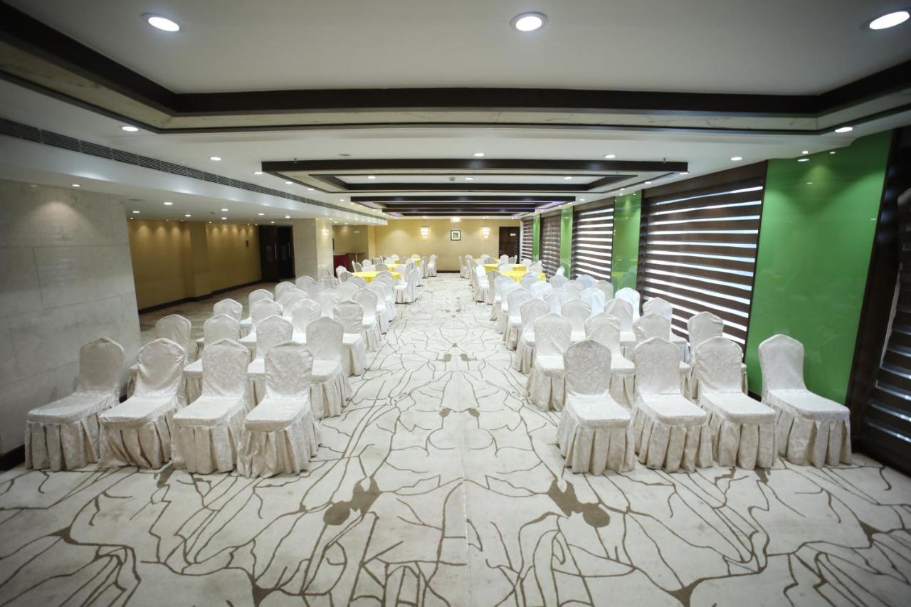 The Byke Suraj Plaza Pure Veg, Thane Εξωτερικό φωτογραφία