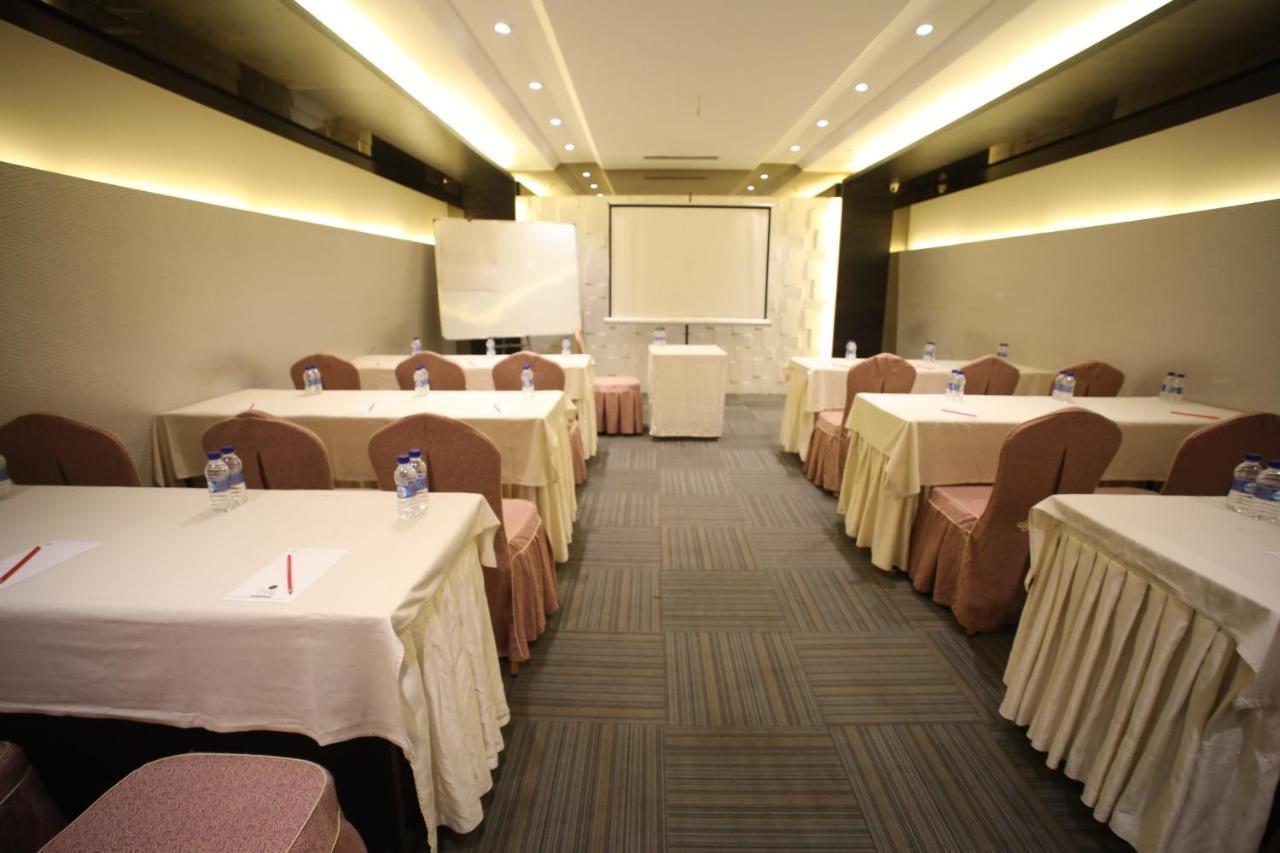 The Byke Suraj Plaza Pure Veg, Thane Εξωτερικό φωτογραφία