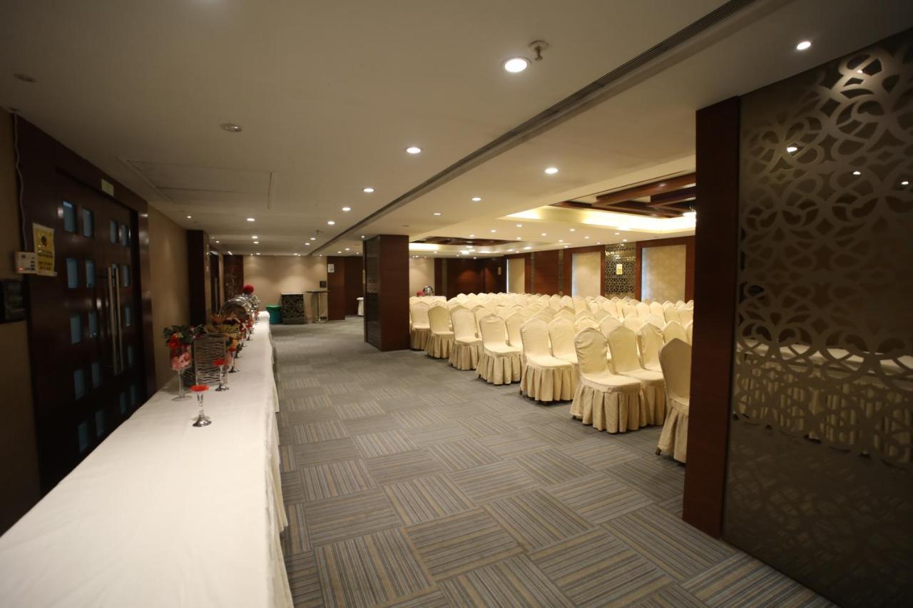 The Byke Suraj Plaza Pure Veg, Thane Εξωτερικό φωτογραφία