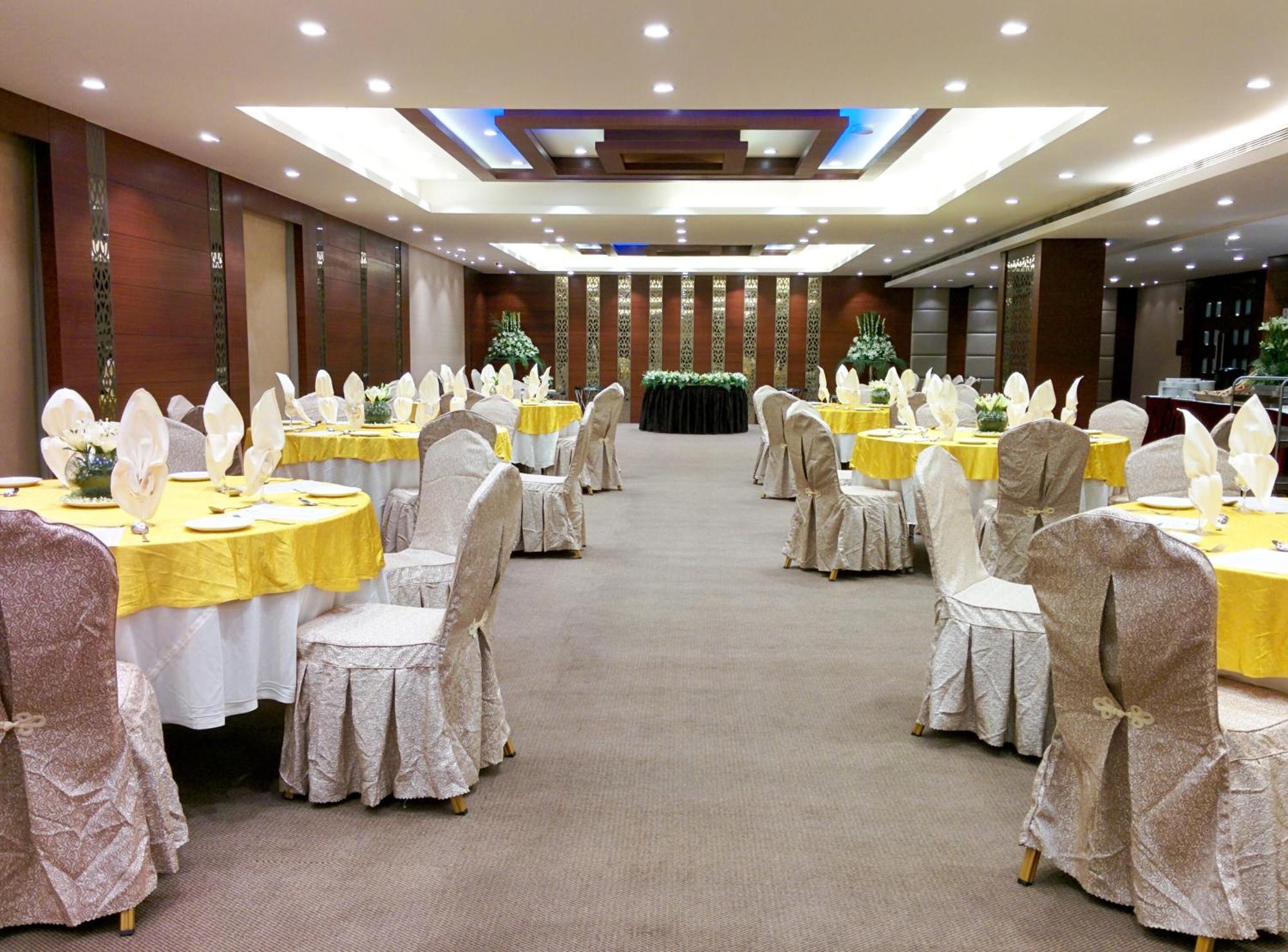 The Byke Suraj Plaza Pure Veg, Thane Εξωτερικό φωτογραφία