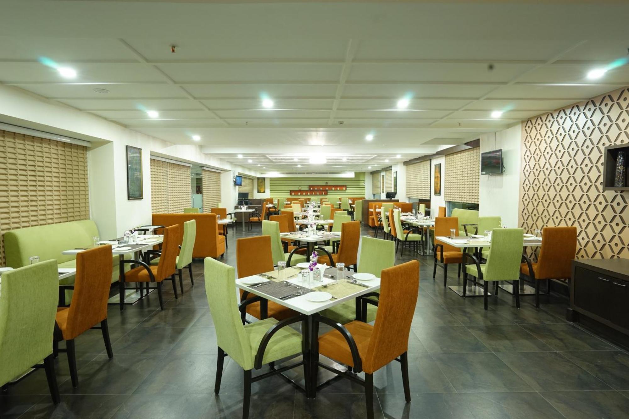 The Byke Suraj Plaza Pure Veg, Thane Εξωτερικό φωτογραφία