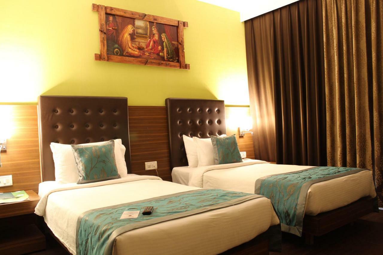 The Byke Suraj Plaza Pure Veg, Thane Εξωτερικό φωτογραφία